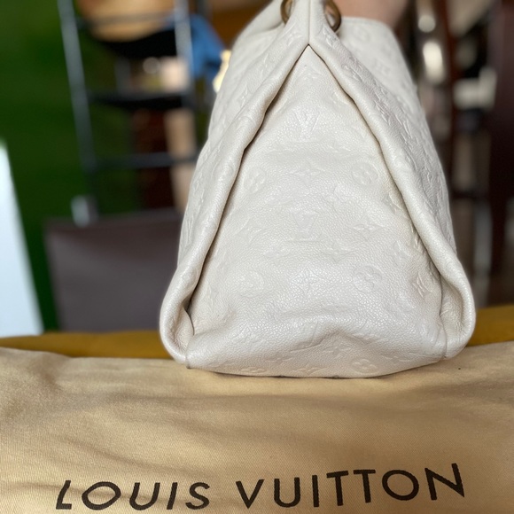 LOUIS VUITTON Artsy MM Bag. - Picture 2 of 8